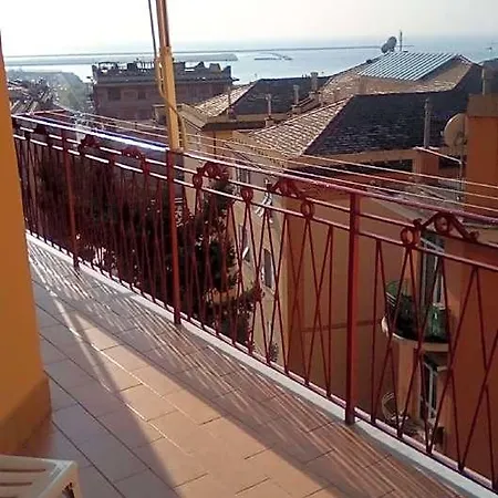 ホテル Terrace Overlooking The Sea 3*